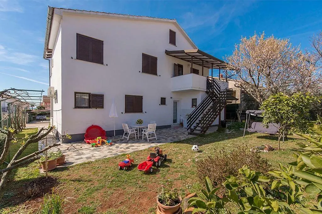 Apartment Studio Novigrad 2536B